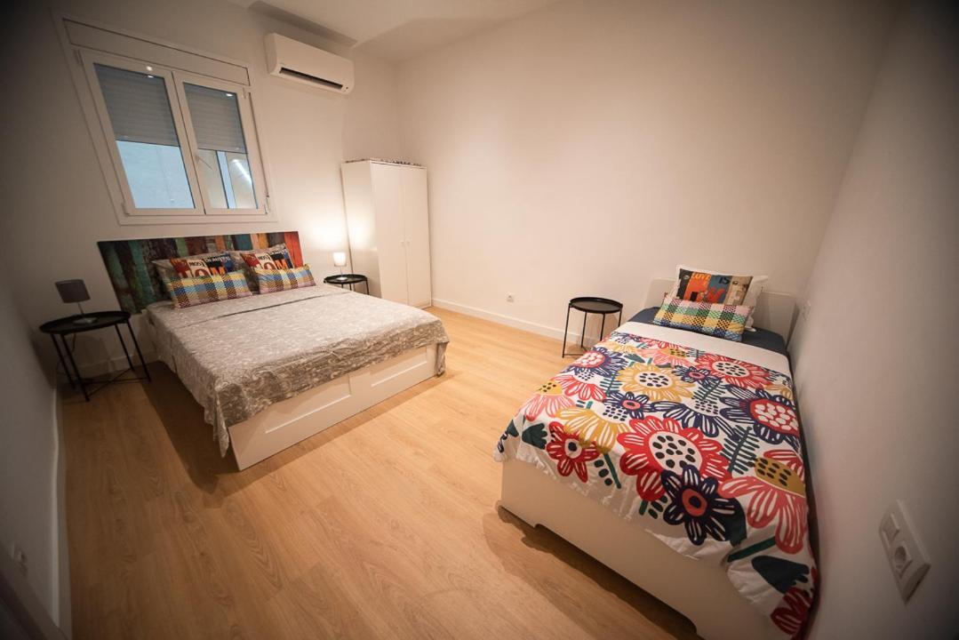 By Universitat Rooms Barcelona Eksteriør billede
