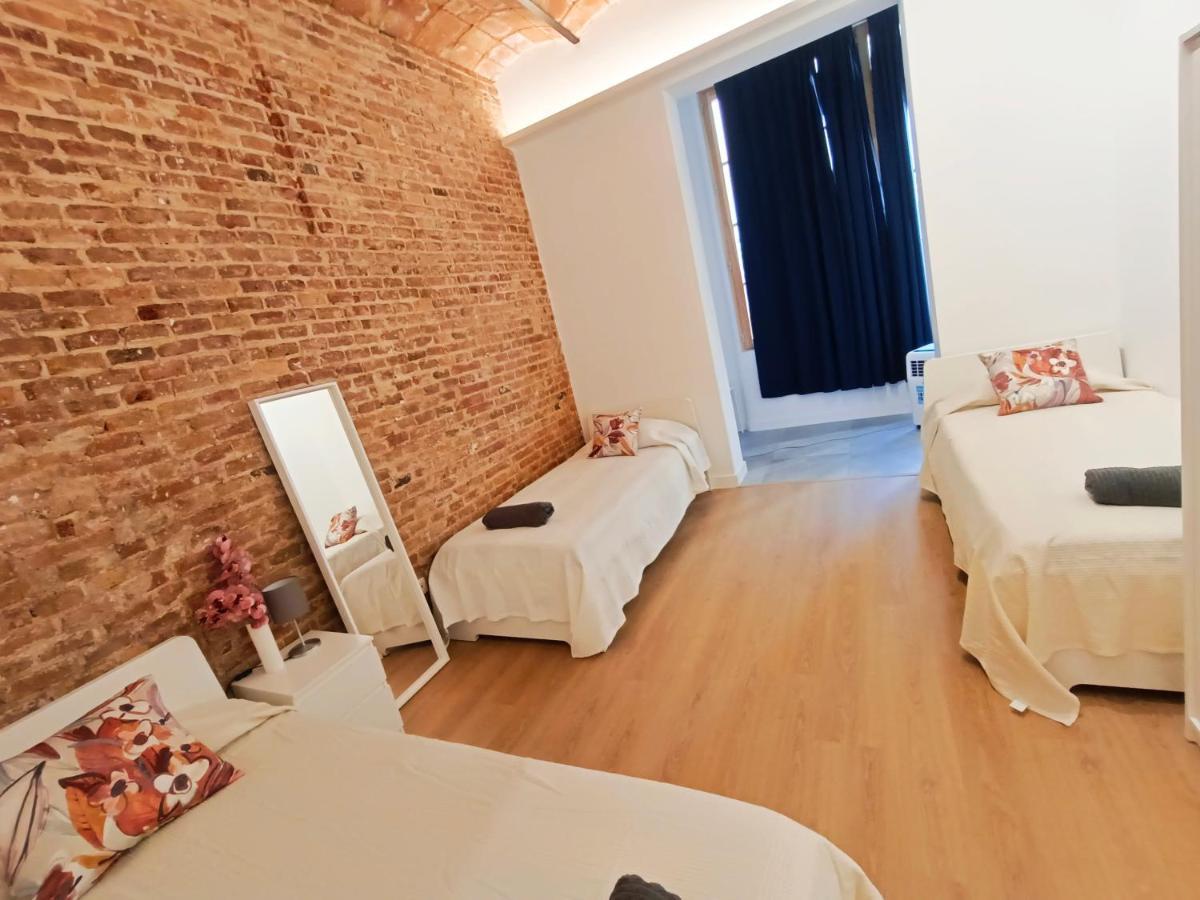 By Universitat Rooms Barcelona Eksteriør billede
