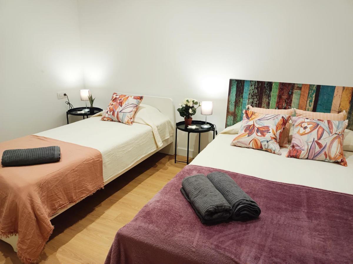By Universitat Rooms Barcelona Eksteriør billede