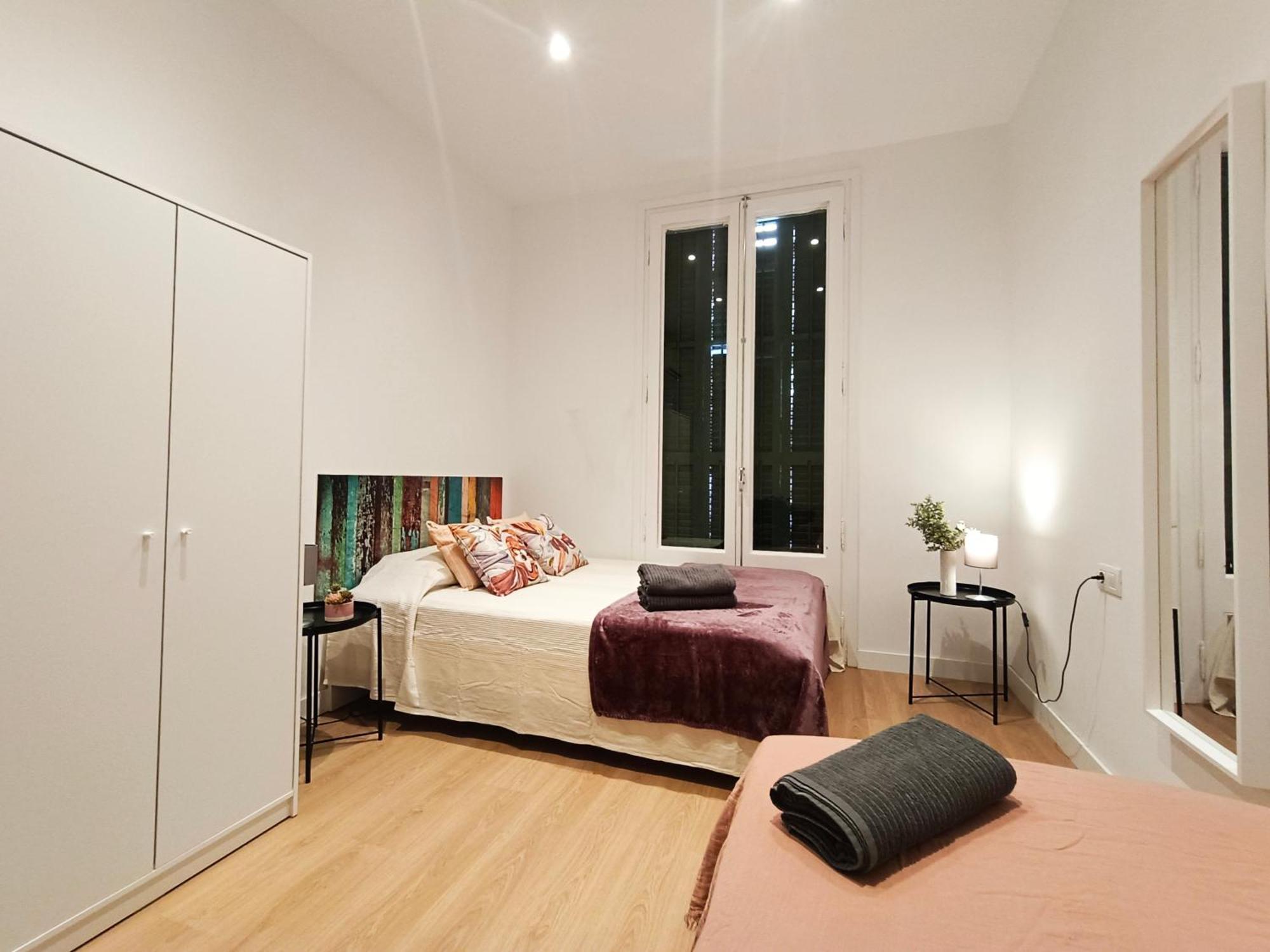 By Universitat Rooms Barcelona Eksteriør billede